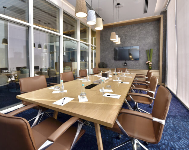 Hilton garden inn bahrain_meeting room